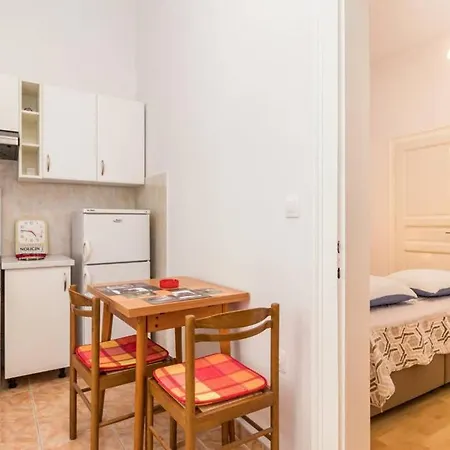 Art Nouveau Near Arena- Charming Place For Couples Apartment Pula